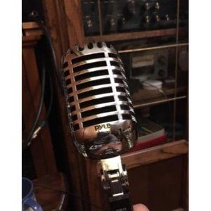 Classic Retro Dynamic Vocal Microphone - Old Vintage Style Unidirectional